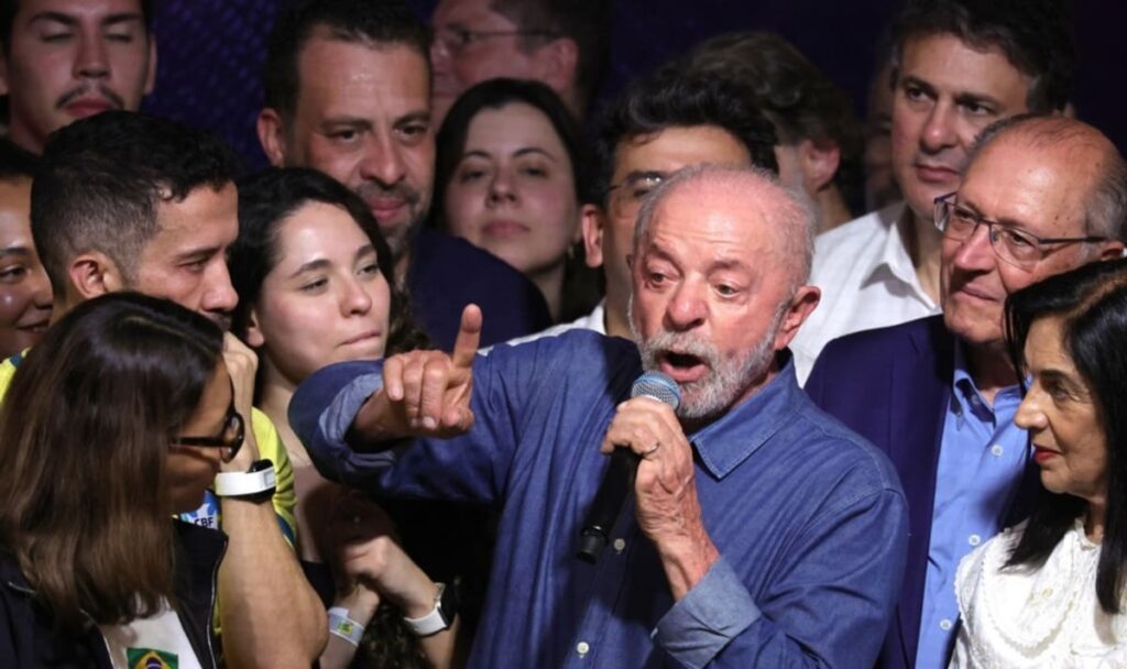 80-jähriger Lula gewinnt Wahl – Bolsonaro fordert Annullierung
