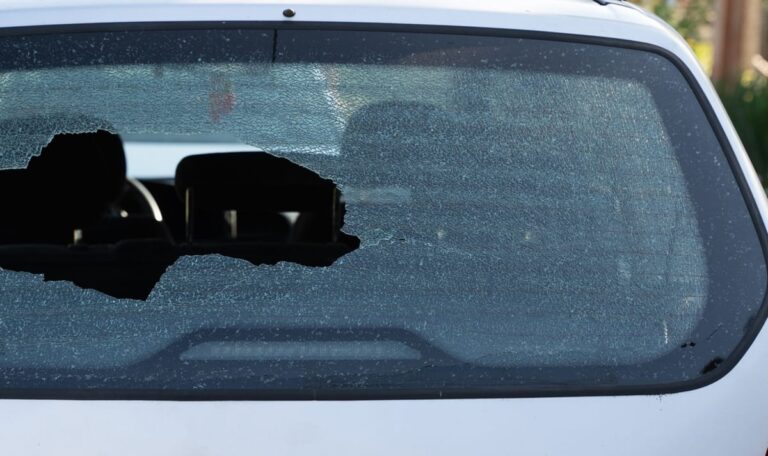 Kinder warfen Steine auf Autobahn – Polizei sucht Zeugen