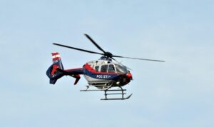 Mit Turnschuhen im Hochgebirge: Tourist von Flugpolizei gerettet