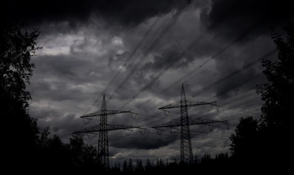 300.000 Haushalte ohne Strom – Sturm legt Europa lahm