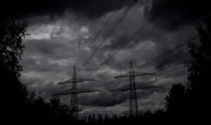 300.000 Haushalte ohne Strom – Sturm legt Europa lahm