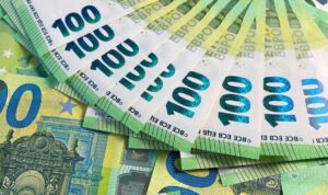 Gummibärchen als Dank: Ehrliche Studenten bringen 120.000 Euro zurück zur Bank