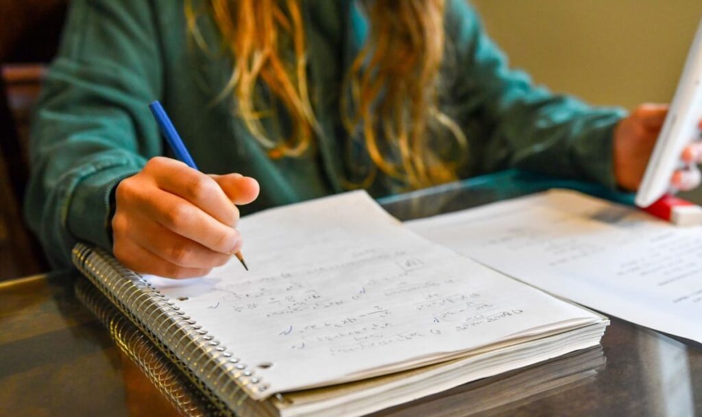 Tausende Schüler profitieren: Anmeldung für Gratis-Nachhilfe startet