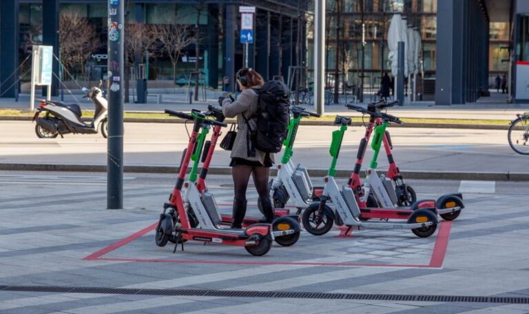Nur noch zwei Anbieter: Wien zieht bei Leih-Scootern die Daumenschrauben an