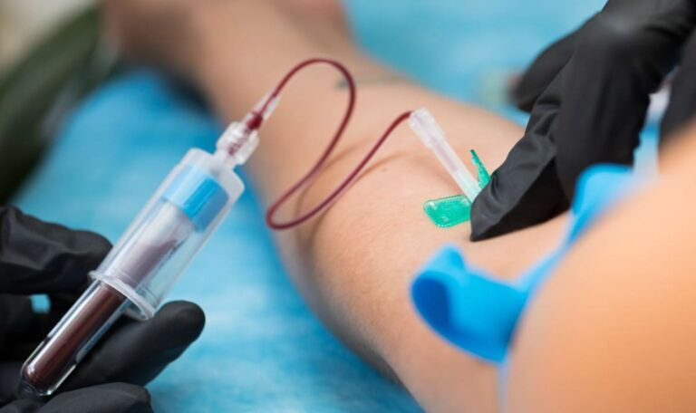 Gesund älter werden: Was neue Bluttests über deinen Körper verraten