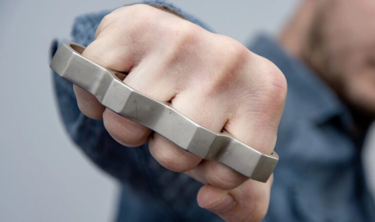 Schlagring, zwei Messer: Geldstreit in Wiener Garage