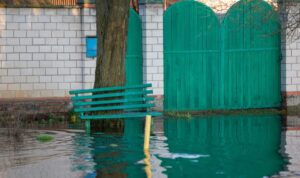 Vier Tote gemeldet: Wassermassen überfluten ganze Orte