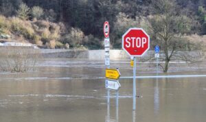 Keller wird zur Todesfalle: Zwei Frauen ertrinken in den Wassermassen