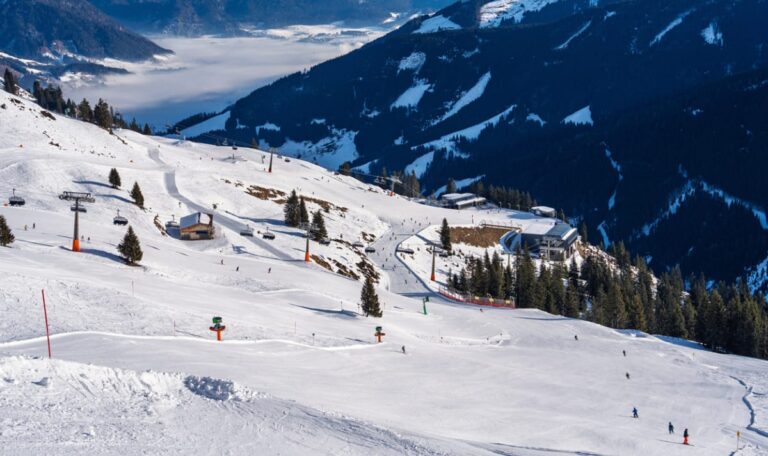 Skifahren wird zum Luxus: Einheimische weichen, zahlungskräftige Gäste rücken nach