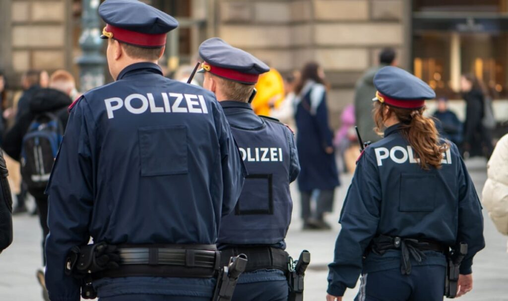 „Willst du mit mir dem IS beitreten und kämpfen?“: Ermittlungen gegen Polizeischülerin