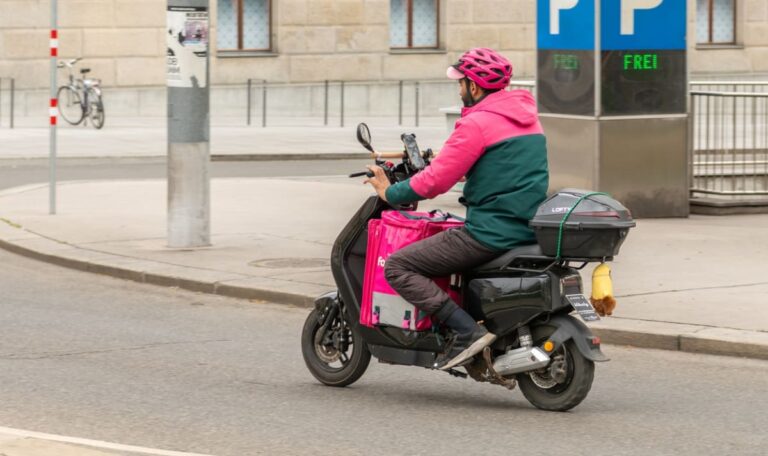 Neue E-Moped-Regeln: 81 Verstöße bei nur einer Kontrolle