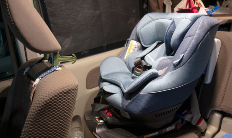 Routinekontrolle in Wels: Gesuchte Menschenhändlerin im Familienauto erwischt