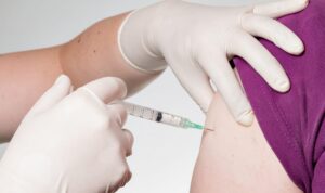 Impfung ohne Arzttermin: Apotheken sollen ab 2027 impfen