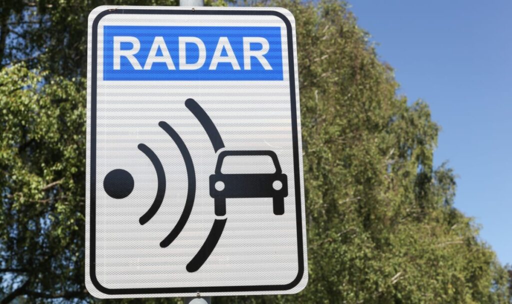Bis 1.200 Euro Strafe: Neue Radar-Kontrolle erwischt Balkan-Reisende eiskalt