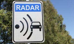Bis 1.200 Euro Strafe: Neue Radar-Kontrolle erwischt Balkan-Reisende eiskalt