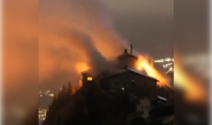 Hitlers Teehaus in Flammen: Polizei fasst mutmaßlichen Brandstifter (VIDEO)