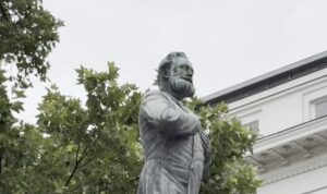 Lueger-Denkmal erneut beschmiert – Stadt Wien im Dilemma